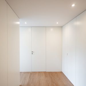 BOX XL Houses in Portugal by ZEGNEA