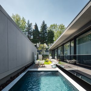 BOX XL Houses in Portugal by ZEGNEA