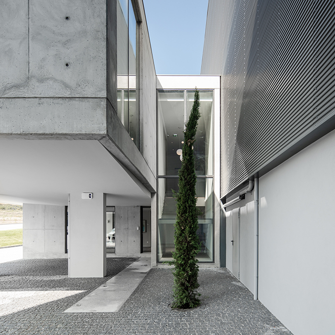 FACOL Offices designed by Ana Coelho Arq