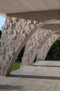 Hill House - Sydney's Dress Circle by Luigi Rosselli Architects
