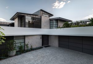 Hill House - Sydney's Dress Circle by Luigi Rosselli Architects