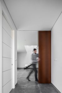 House MM in Portugal by Sérgio Miguel Godinho Architect