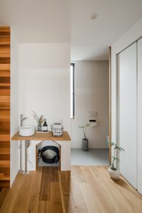 Kamikasa house by ALTS DESIGN OFFICE