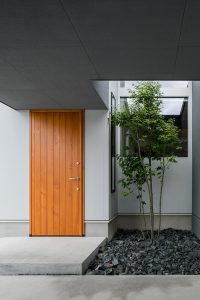 Kamikasa house by ALTS DESIGN OFFICE