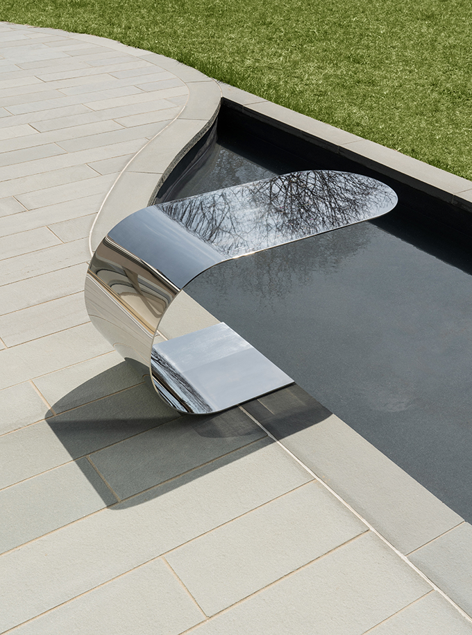 Cantilever Table by nea studio