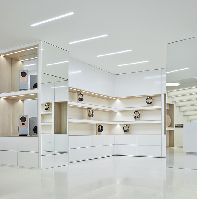 Audio and Video Showroom VOIX by Barbora Léblová and Ivo Herman