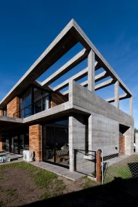 House 354 by Pinasco/Pinasco Arquitectos