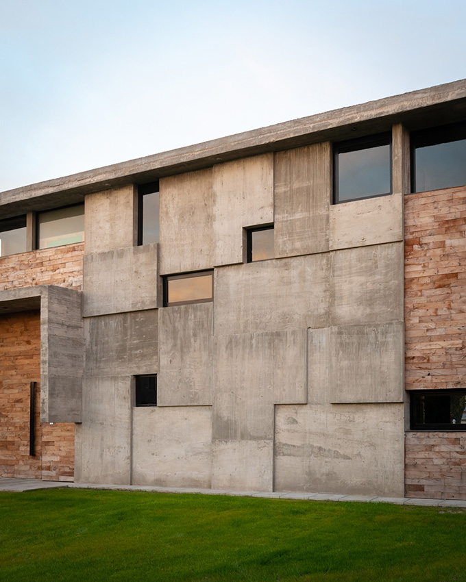 House 354 by Pinasco/Pinasco Arquitectos