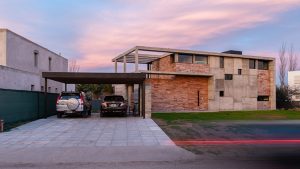 House 354 by Pinasco/Pinasco Arquitectos