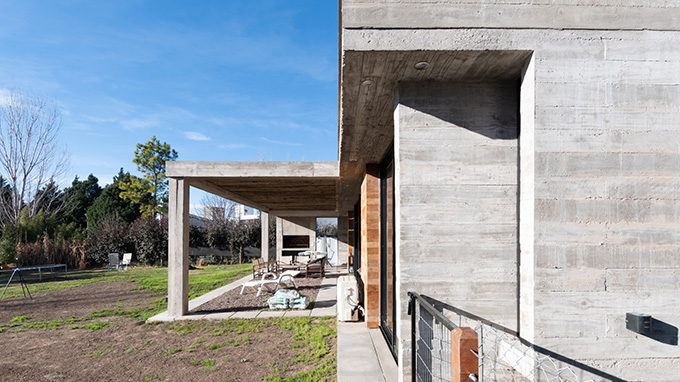House 354 by Pinasco/Pinasco Arquitectos