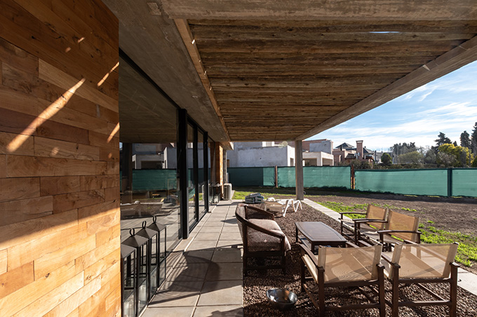 House 354 by Pinasco/Pinasco Arquitectos