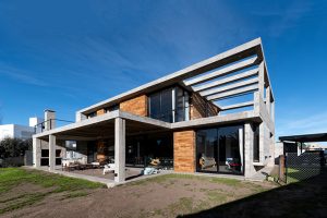 House 354 by Pinasco/Pinasco Arquitectos