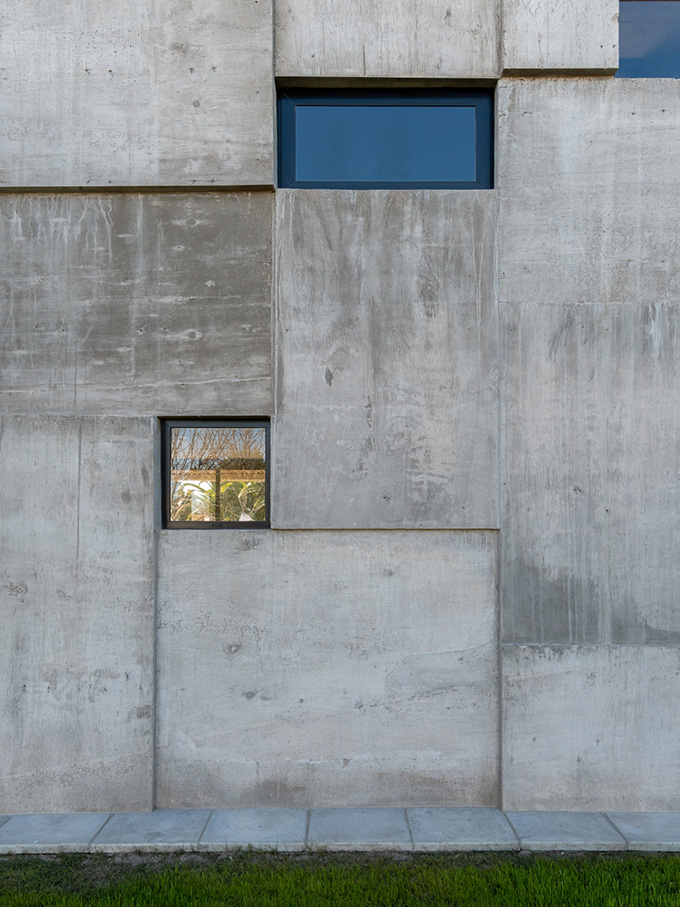 House 354 by Pinasco/Pinasco Arquitectos