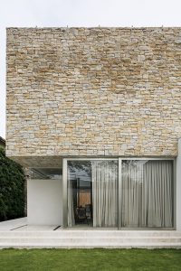 Maestro Residence by Simone Mantovani Arquitetura