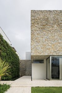 Maestro Residence by Simone Mantovani Arquitetura