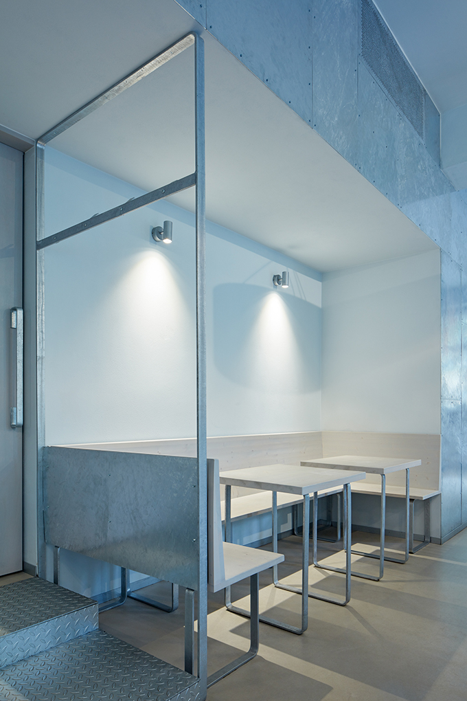 Restaurant Avocado Gang by Mimosa architekti