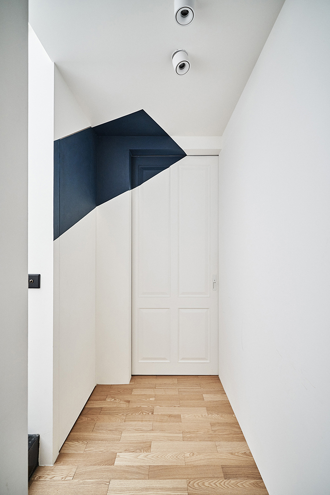 Ris Workspace by Ris Interior Design