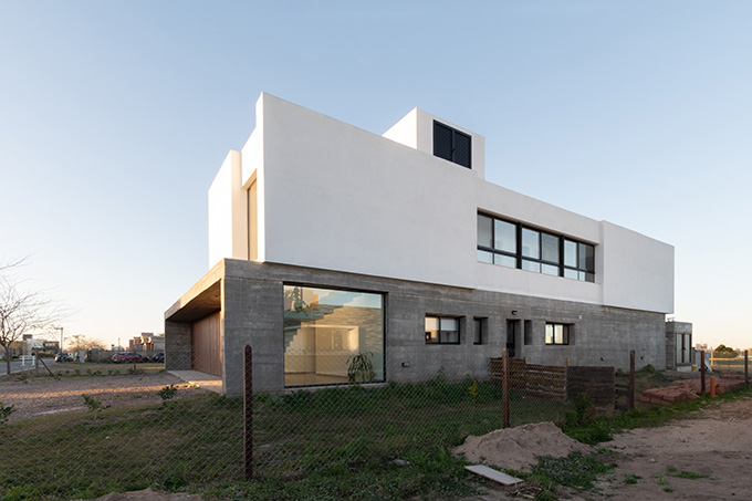 Vivienda en La Cascada by MZ Arquitectos