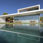 Sea Front Villa by Arq Tailor's