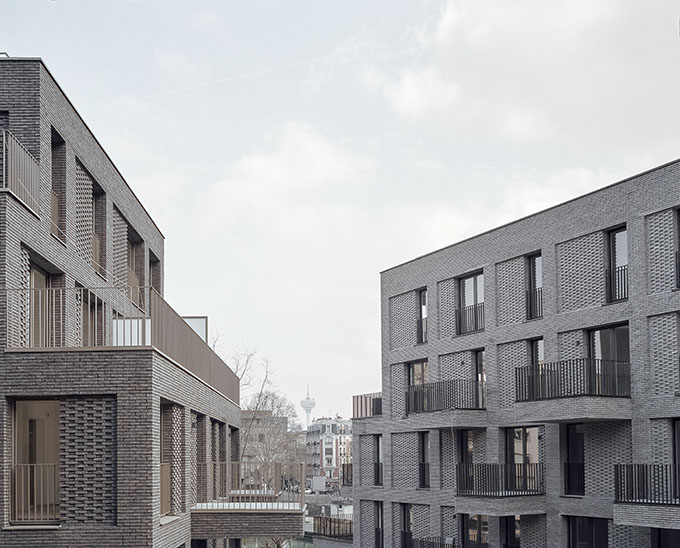 88 Housing Units along the Ourcq Canal in Pantin by Avenier Cornejo