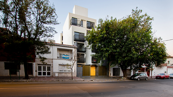 Casa 40 by Quaranta & Coraglio Arquitectos