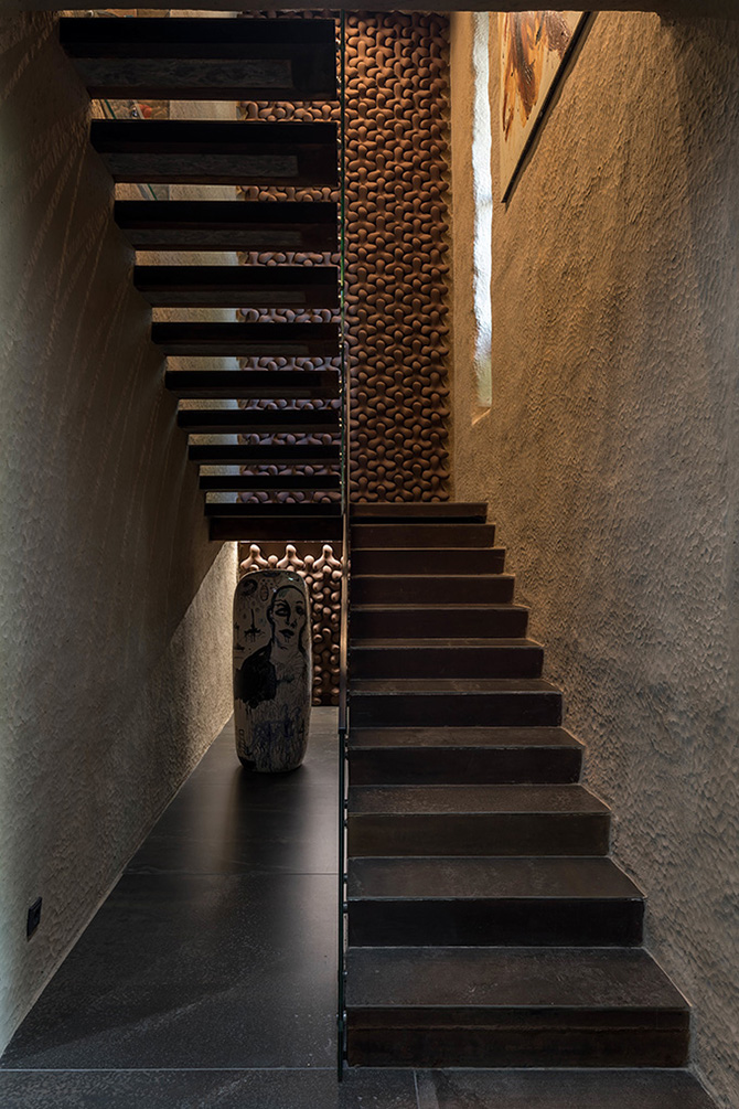 SHKRUB House by Sergey Makhno Architects