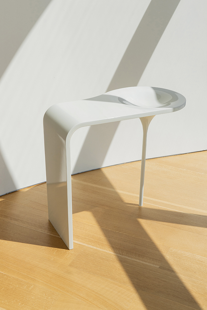 Vanity Table by nea studio