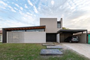 BSS House by Federico Urfer Arquitecto