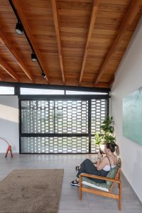 BSS House by Federico Urfer Arquitecto