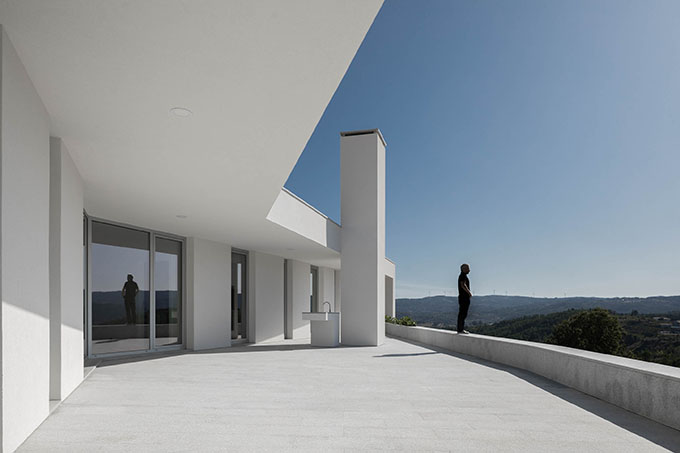 House in Lamego by António Ildefonso