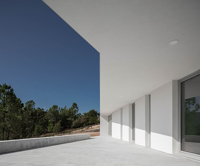 House in Lamego by António Ildefonso