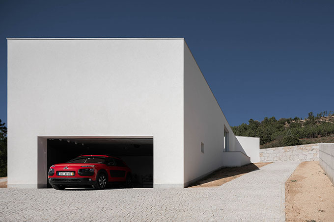 House in Lamego by António Ildefonso