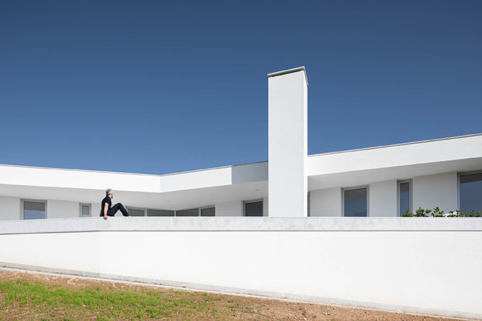 House in Lamego by António Ildefonso