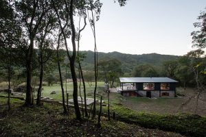 Las Caballerizas by Carolina Vago Arquitectura