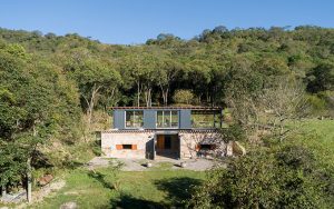 Las Caballerizas by Carolina Vago Arquitectura