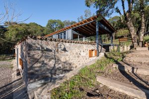 Las Caballerizas by Carolina Vago Arquitectura