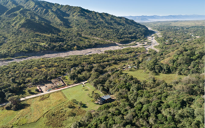 Las Caballerizas by Carolina Vago Arquitectura