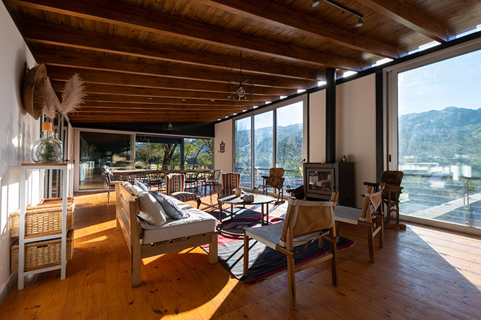 Las Caballerizas by Carolina Vago Arquitectura