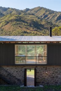 Las Caballerizas by Carolina Vago Arquitectura