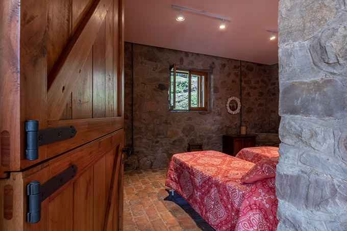 Las Caballerizas by Carolina Vago Arquitectura