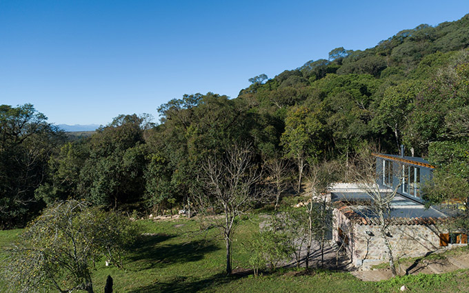 Las Caballerizas by Carolina Vago Arquitectura