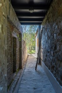 Las Caballerizas by Carolina Vago Arquitectura
