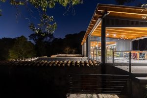 Las Caballerizas by Carolina Vago Arquitectura