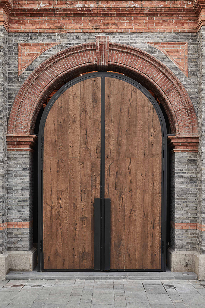 CHARCOHOL Restaurant & Bar by STUDIO8