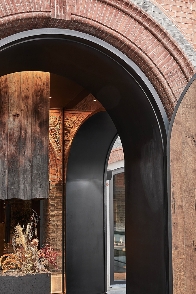 CHARCOHOL Restaurant & Bar by STUDIO8