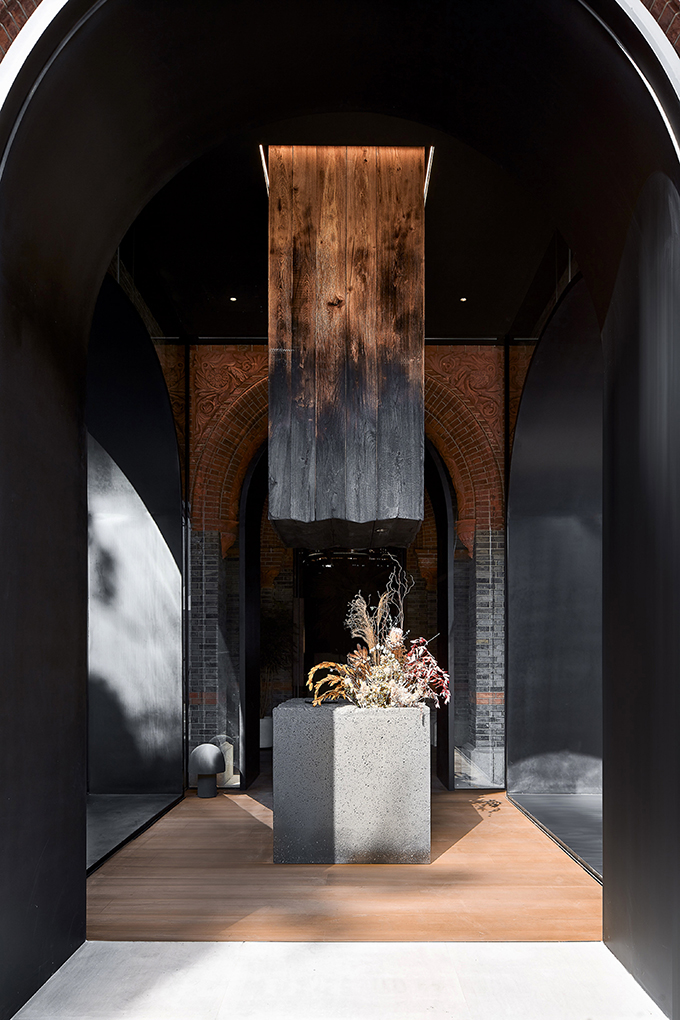CHARCOHOL Restaurant & Bar by STUDIO8