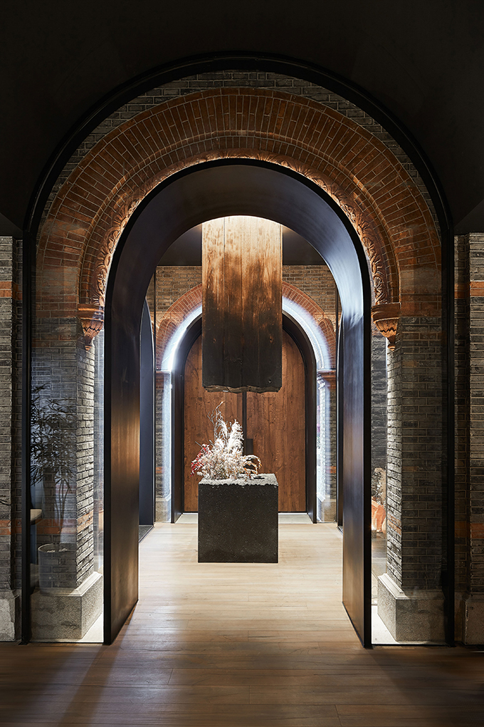 CHARCOHOL Restaurant & Bar by STUDIO8
