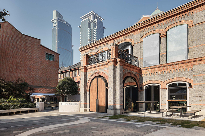 CHARCOHOL Restaurant & Bar by STUDIO8