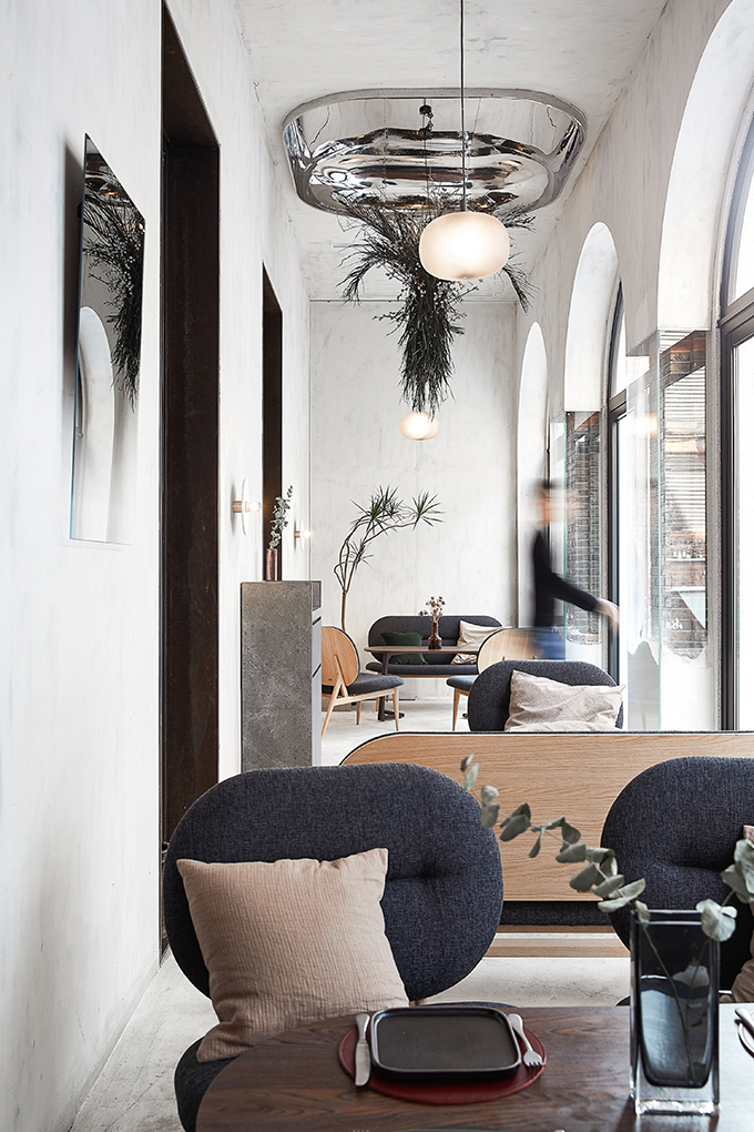 CHARCOHOL Restaurant & Bar by STUDIO8