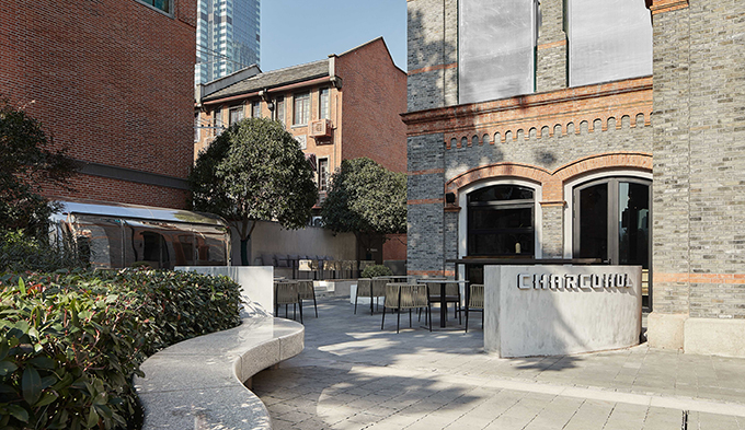 CHARCOHOL Restaurant & Bar by STUDIO8